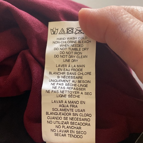 La Blanca Island Goddess Ruffle Plunge BURGUNDY - Picture 9 of 10